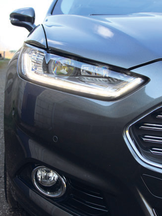 Ford Mondeo test koplampen