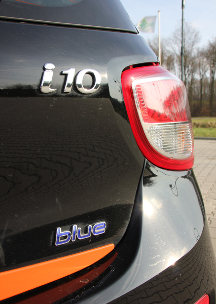 Hyundai i10 test back detail