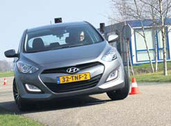 Hyundai i30 test slalom2