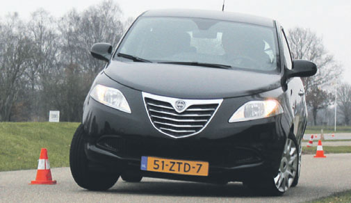 Lancia Ypsilon slalom 1