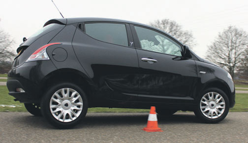 Lancia Ypsilon slalom 3