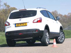 Nissan Qashqai 1.6 test slalom