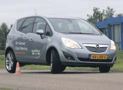 Opel Meriva test slalom