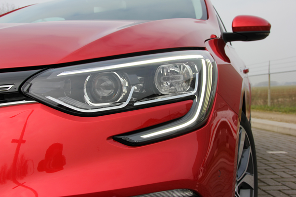 Renault Megane test headlights