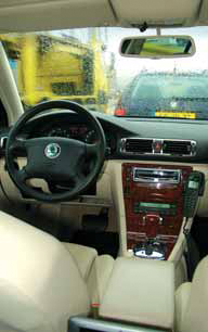 Skoda Superb V6 test interieur