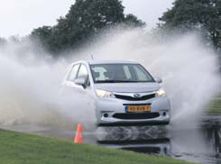 Subaru Trezia test waterbak