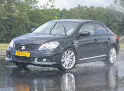 Suzuki Kizashi test slipvlak