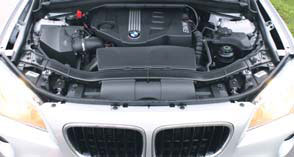 BMW-X1-test-motorcompartiment