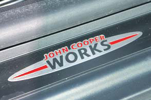 MINI Clubman JCW test logo dorpel