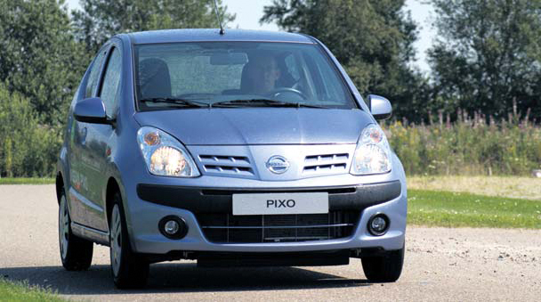 Nissan Pixo test front