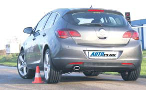 Opel Astra 1.6 Turbo test slalom