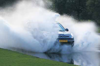 Citroen C-Crosser test waterbak