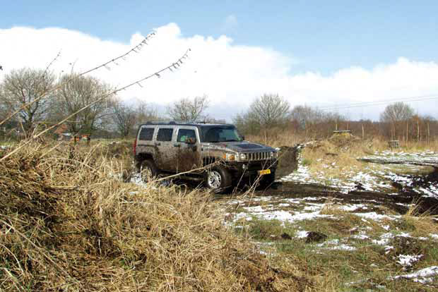 Hummer H3 Executive test side