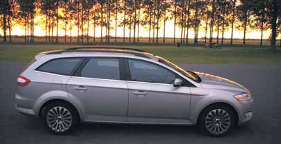 Ford Mondeo Wagon test side
