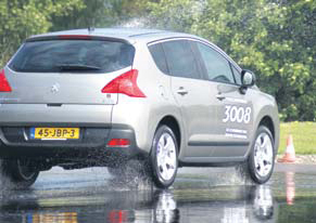 Peugeot 3008 test slipvlak