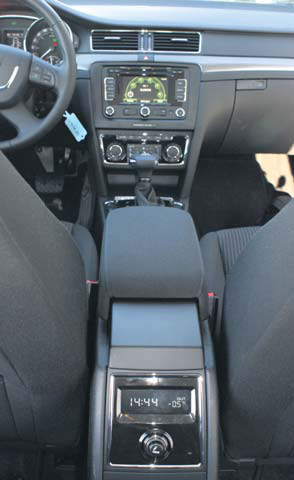 Skoda-Superb-Combi-test-middenconsole