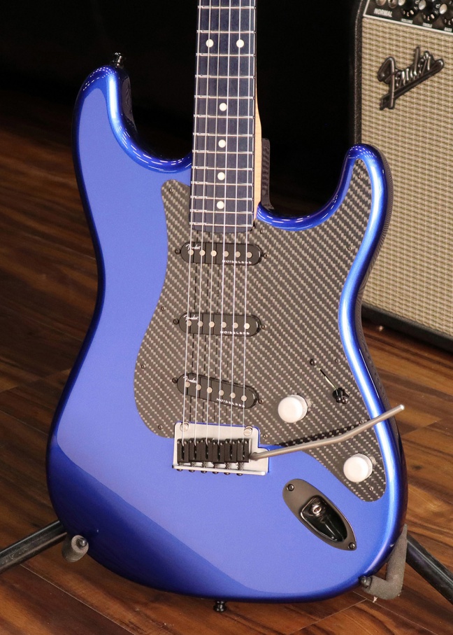 Daar zit muziek in: DE FENDER&reg; LEXUS LC STRATOCASTER