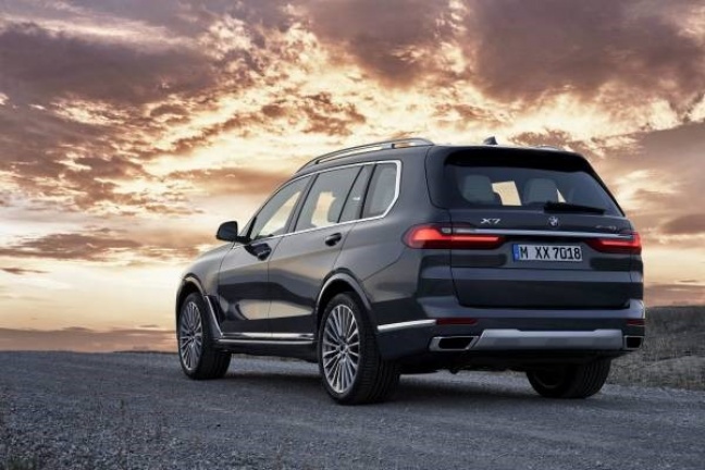 Prijzen van de geheel nieuwe BMW X7.