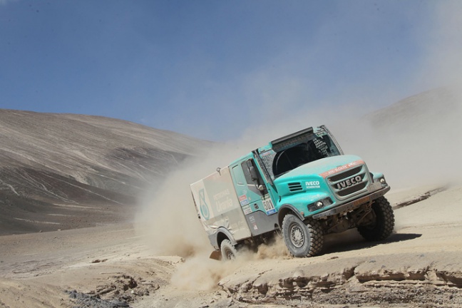 Alle IVECO’s in langste Dakar 2015 etappe weer heelhuids aan de finish