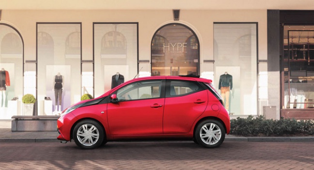 Toyota AYGO x-wave: open rijden m&eacute;t gratis navigatie