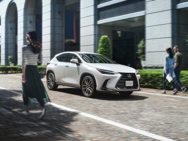 LEXUS NX krijgt meer luxe en nieuwste technologie met MODELJAARUPDATE