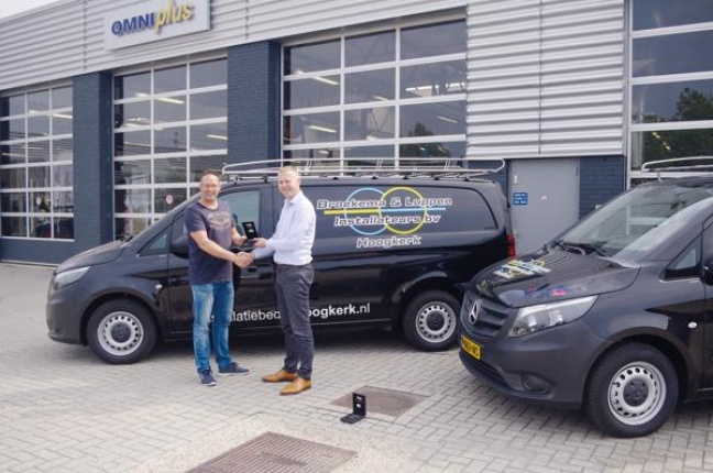 Aflevering aan Broekema &amp; Luppen Installateurs van twee Mercedes-Benz Vito&#039;s!