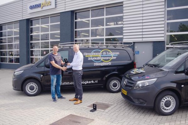 Aflevering aan Broekema & Luppen Installateurs van twee Mercedes-Benz Vito's!