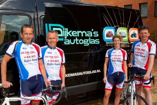 Dijkema&rsquo;s Autoglas uit Hoogezand sponsort het team Unigarant4Alpe d&rsquo;HuZes in de strijd tegen kanker