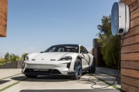 Porsche gaat met Taycan het elektrisch tijdperk in