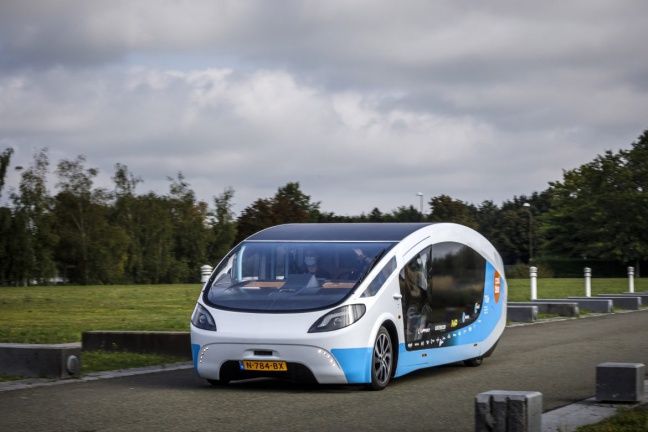 Stella Vita: prototype van zonneauto om in te leven inspireert mobilize