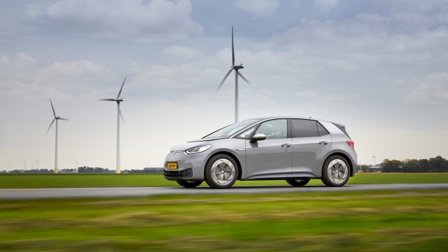 Nieuws Leusden,18februari2021 Volkswagen ID.3 overall winnaar VZR Elektrische Auto van het Jaar-verkiezing