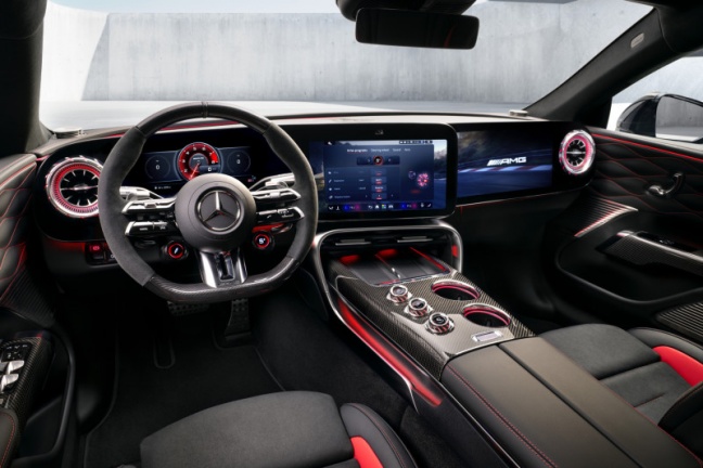 Hét controlecentrum van performance: het interieur van de nieuwe Mercedes-AMG GT 4-Door Coupé