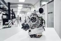 Mercedes-AMG vergroot effici&euml;ntie en performance met elektrische uitlaatgasturbo