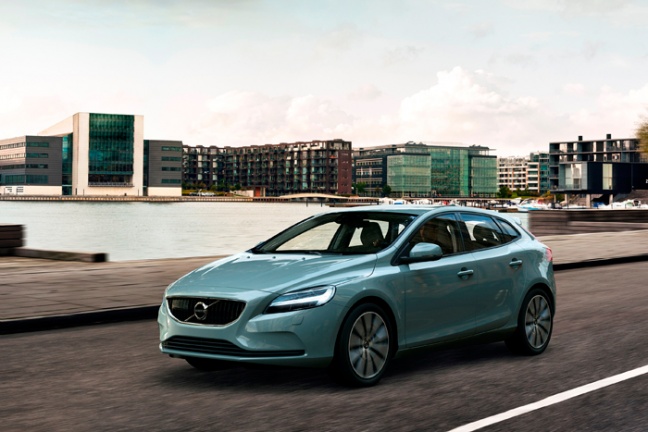 Volvo maakt prijzen vernieuwde V40 en V40 Cross Country bekend