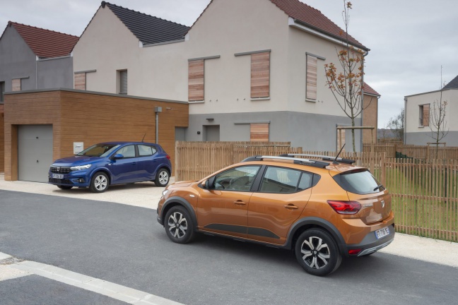 Rijden met de nieuwe DACIA SANDERO en SANDERO STEPWAY: Essentieel voor eigentijds rijden