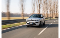 Jeep&reg; Compass Night Eagle nu ook als 1.5T e-Hybrid