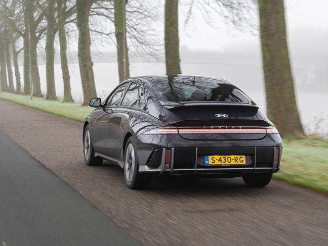 Auto Review roept IONIQ 6 uit tot Auto van het Jaar 2023