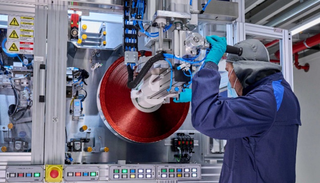 Vakmanschap ingebouwd in elke cel: BMW Group produceert batterijcelmonsters in Parsdorf.