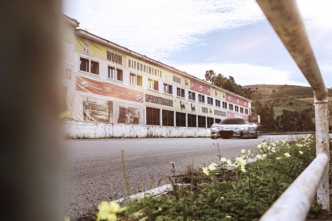 Maserati test MC20-prototype op Targa Florio, exact 80 jaar na de overwinning van &rsquo;s werelds oudste race