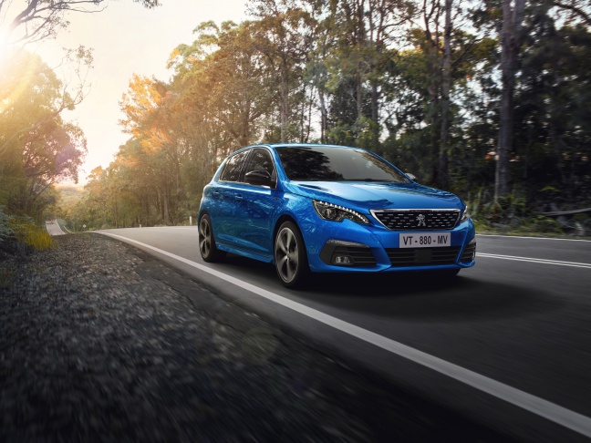 Nieuwe Peugeot 308 range met digitale Peugeot i-Cockpit