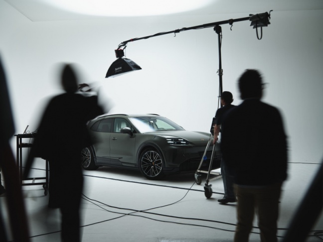 Bastiaan Woudt transformeert Porsche tot minimalistisch kunstwerk