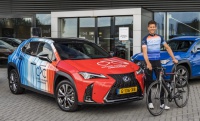 Duurzame match: CYCLING 4 CLIMATE-AMBASSADEUR MAARTEN TJALLINGII STAPT IN LEXUS UX HYBRID