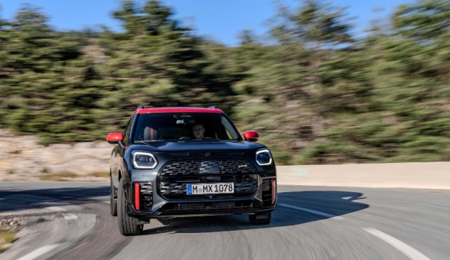 De nieuwe MINI John Cooper Works Countryman: Krachtig design en maximale prestaties.