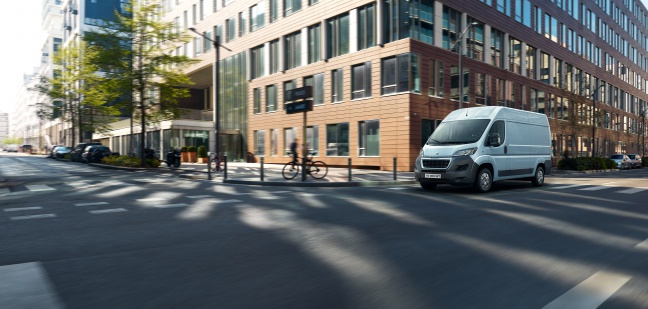 NIEUWE PEUGEOT e-BOXER NEXT GEN VAN