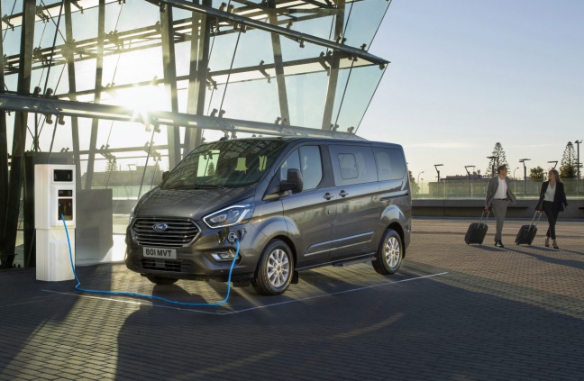 Ford onthult de Tourneo Custom Plug-In Hybrid