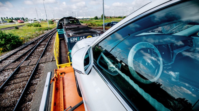 Volvo realiseert forse CO2-besparing door overstap van wegtransport naar spoor