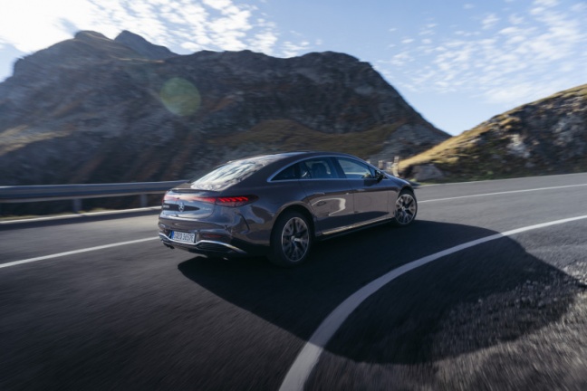 Wendbaarder en comfortabel: &lsquo;steer-by-wire&rsquo; nu beschikbaar voor nieuwe Mercedes-Benz EQS Limousine