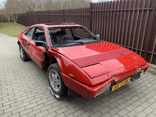 Opgedoken Ferrari Mondial uit het IJ gearriveerd in Litouws museum