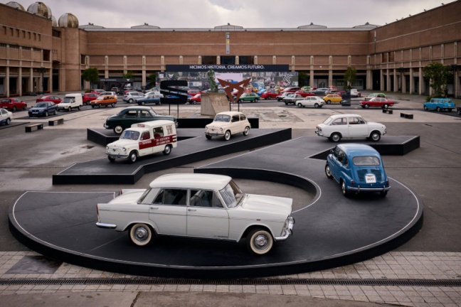 SEAT viert 75-jarig jubileum groots in hartje Barcelona