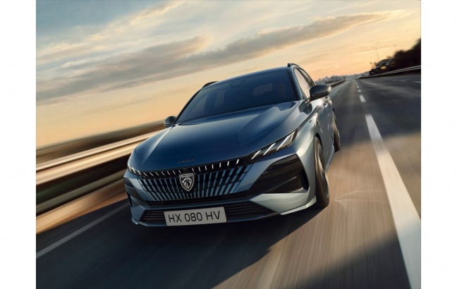 Nieuwe PEUGEOT 308 met uitgebreidere uitrusting &eacute;n lagere prijs